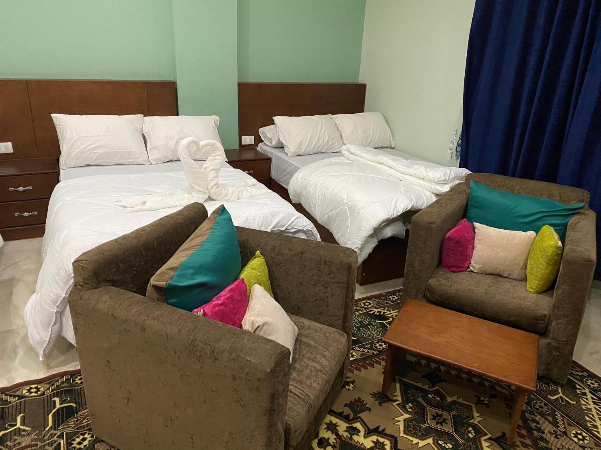 Grand Pyramids View Hotel Кайро Екстериор снимка