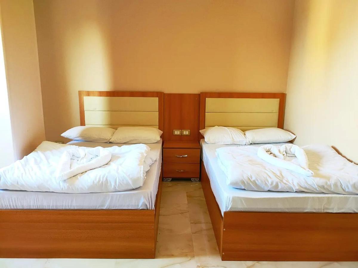 Grand Pyramids View Hotel Кайро Екстериор снимка