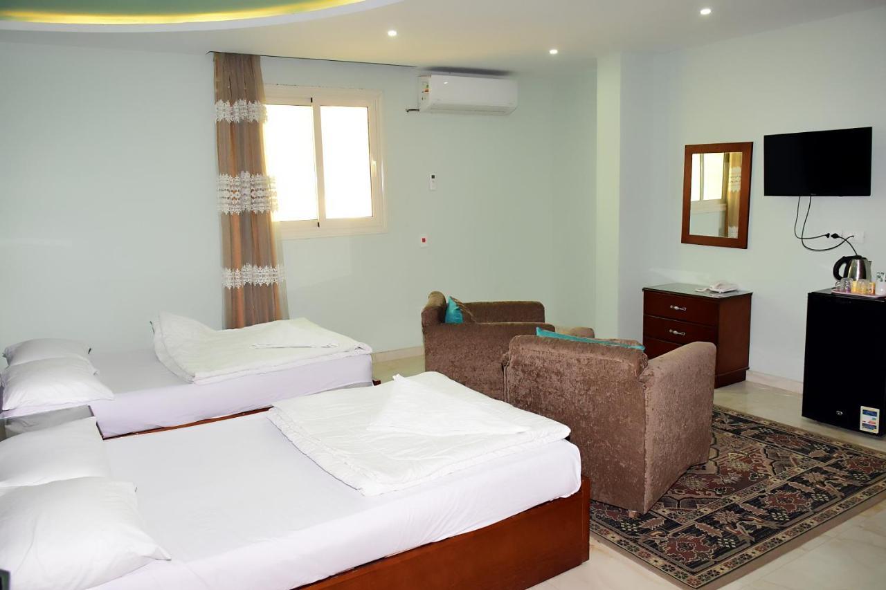 Grand Pyramids View Hotel Кайро Екстериор снимка