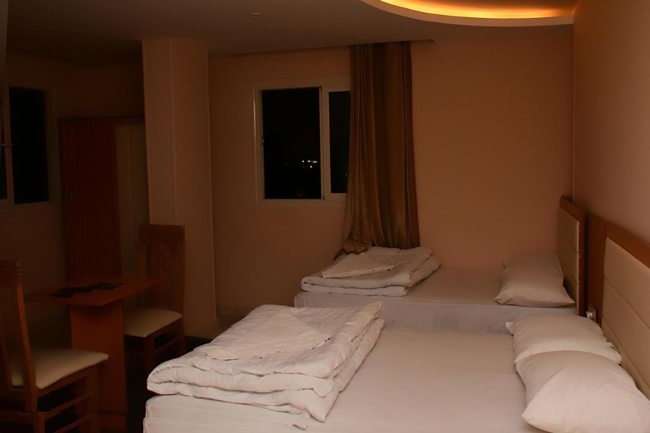 Grand Pyramids View Hotel Кайро Екстериор снимка