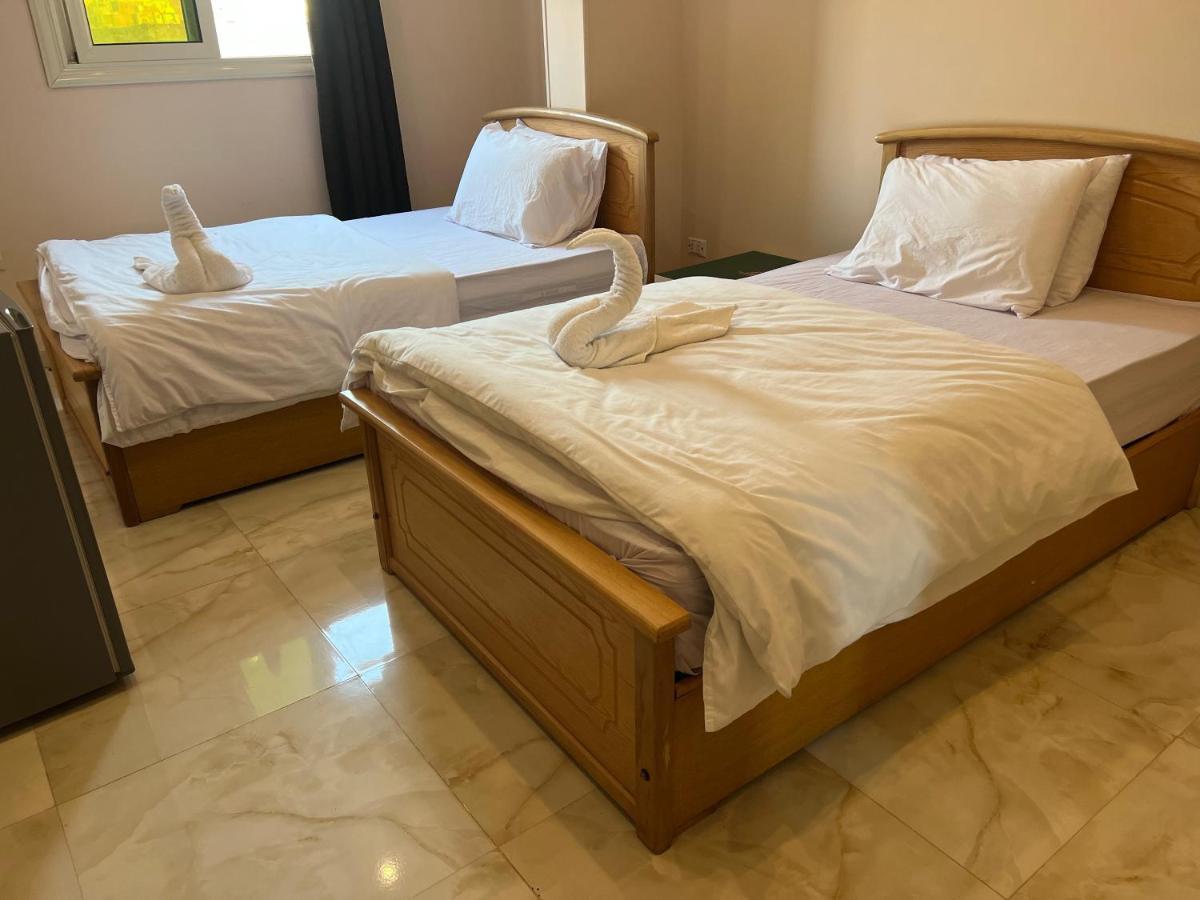 Grand Pyramids View Hotel Кайро Екстериор снимка