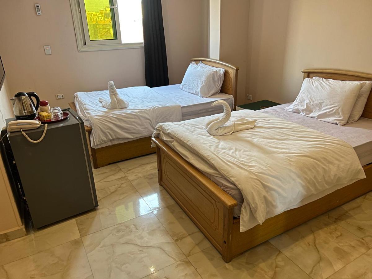 Grand Pyramids View Hotel Кайро Екстериор снимка