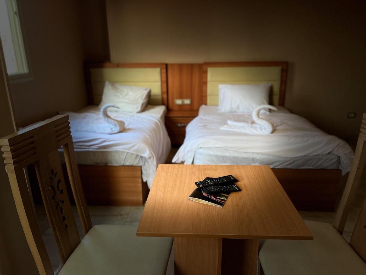 Grand Pyramids View Hotel Кайро Екстериор снимка