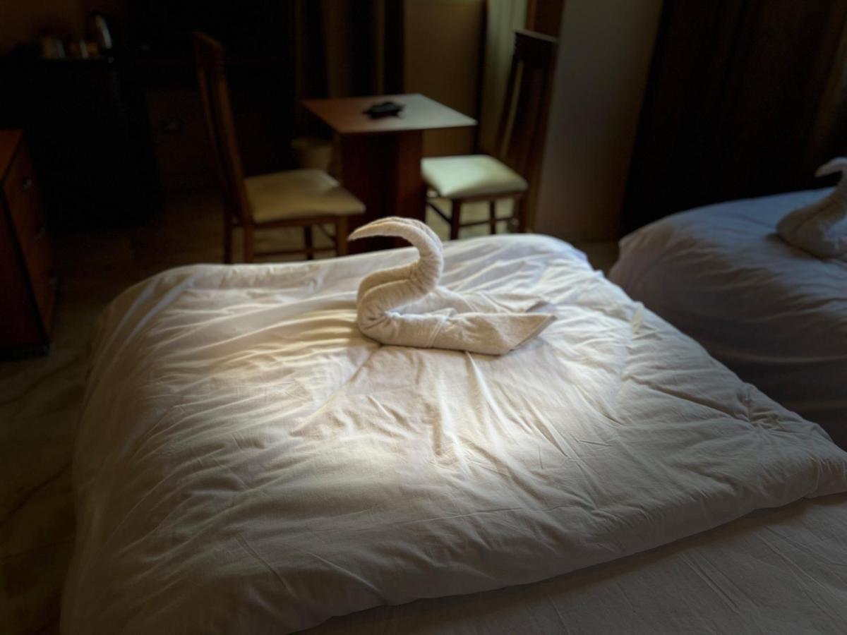 Grand Pyramids View Hotel Кайро Екстериор снимка
